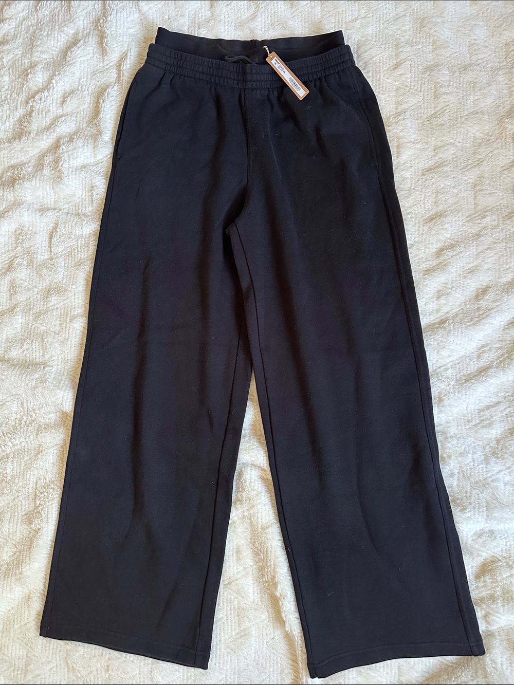 SKIMS Wonen’s Black Wide-Leg Sweatpants with Drawstring